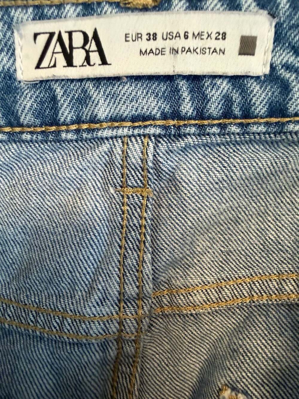 Zara 90s Inspired Jeans Light Wash Denim Size 6 - Picture 8 of 8